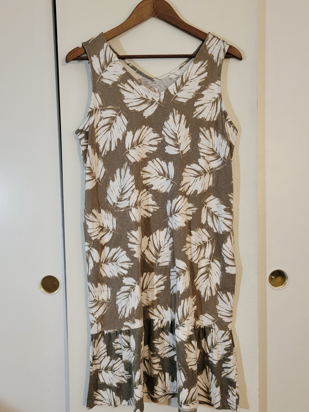 J. Jill Taupe Maxi Dress with White Leaf Print - Picture 2 of 6